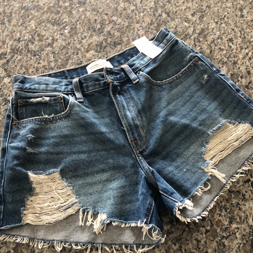 Abercrombie & Fitche Jean Shorts size 6/28